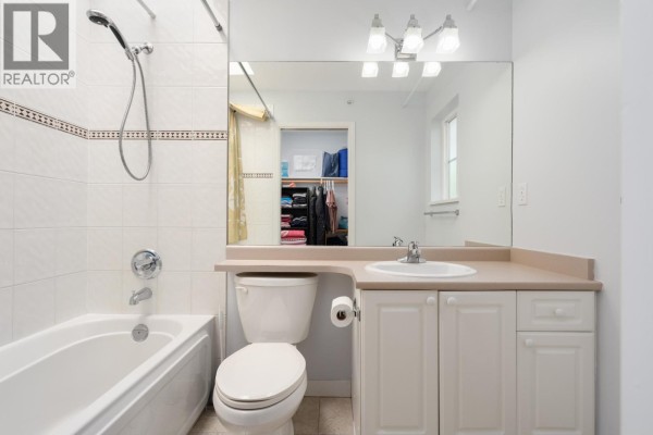 54 6577 Southoaks Crescent, Burnaby, BC V5E4J9 Photo 4