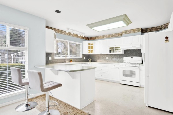54 8428 Venture Way, Surrey, BC V4N0W6 Photo 5