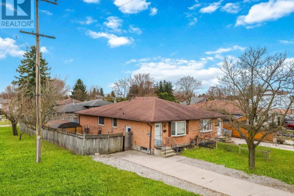 Kitchen - 54 Brennan Drive N, Strathroy Caradoc, ON N7G3S3 Photo 2