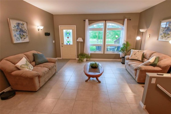 Laundry room - 54 Chevret Street, Reinfeld, MB R6W1L2 Photo 4