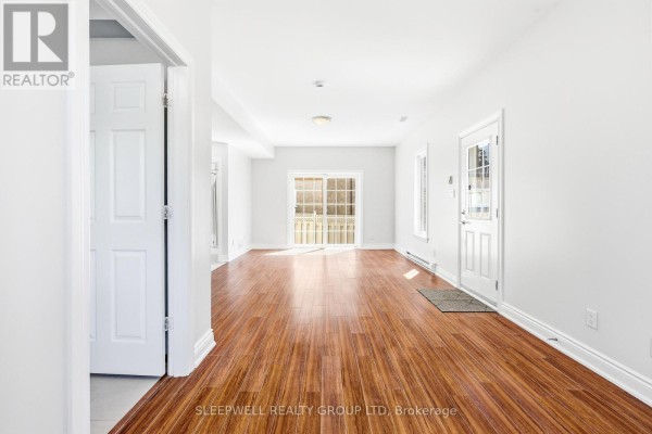 Foyer - 54 Christie Street, Ottawa, ON K1R0A9 Photo 4