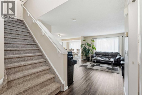 54 Cougar Ridge Bay Sw, Calgary, AB, photo 3