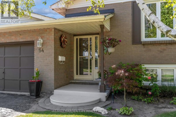 54 Crestcombe Road, St  Catharines, ON, photo 2