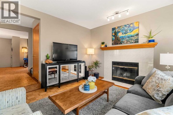 Dining room - 54 Deerview Terrace Se, Calgary, AB T2J7B9 Photo 3