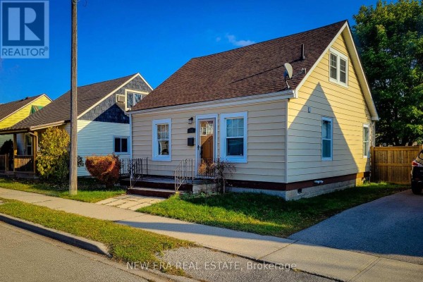 54 Eighth Avenue, Brantford, ON, photo 2