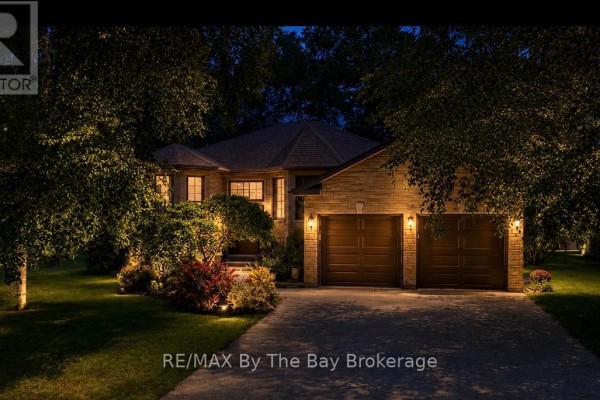 54 Fairway Crescent, Wasaga Beach, ON L9Z1B8 Photo 4
