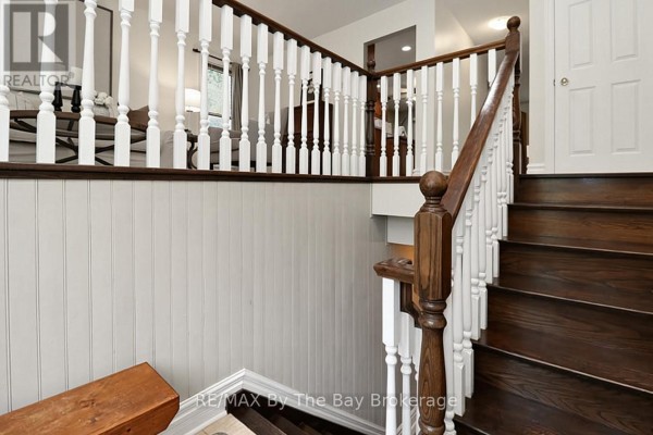 54 Fairway Crescent, Wasaga Beach, ON L9Z1B8 Photo 5