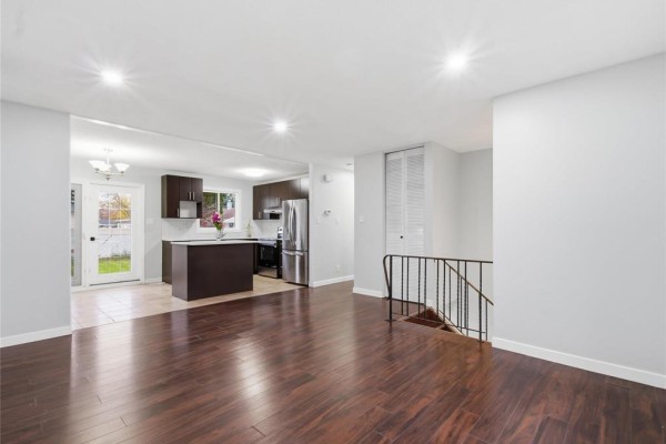 Dining room - 54 Herron Road, Winnipeg, MB R2P0S3 Photo 5