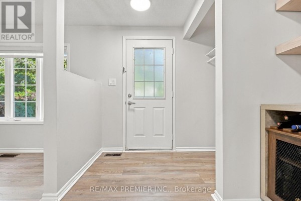 Laundry room - 54 Hersey Crescent N, Barrie, ON L4N8R2 Photo 4