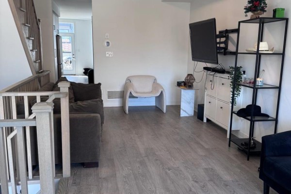 54 Hooyo Terrace, Toronto, ON M6A0G1 Photo 4