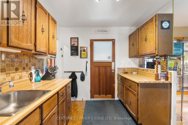 54 Loyalist Street, South Dundas, ON K0C1X0 Photo 4