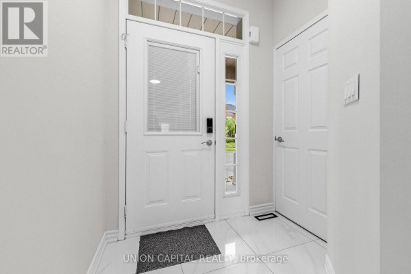 Kitchen - 54 Maple Meadows Lane, Vaughan, ON L6A2X5 Photo 3
