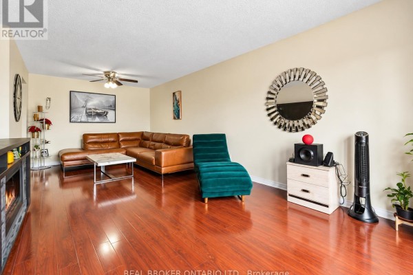 Kitchen - 54 Millhouse Crescent, Toronto, ON M1B2E3 Photo 3