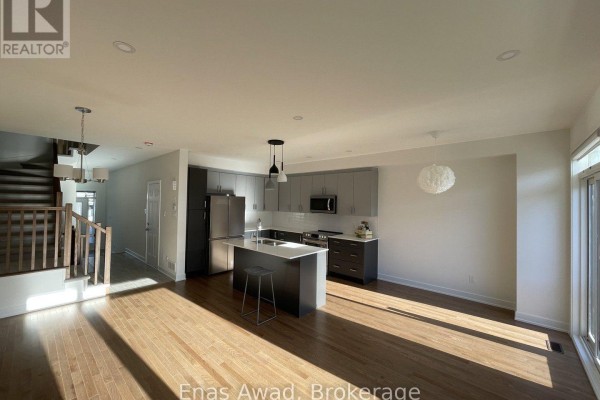 54 Overberg Way, Ottawa, ON K2S2S9 Photo 2