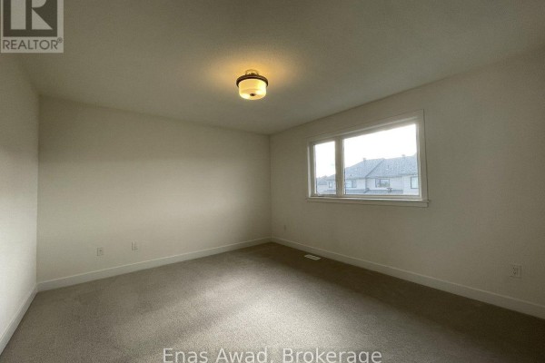 54 Overberg Way, Ottawa, ON K2S2S9 Photo 4