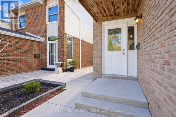 54 Pickard Lane, Brampton, ON L6Y2M5 Photo 4