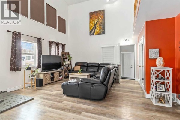 Eat in kitchen - 54 Poplar Crescent, Gregoire Lake Estates, AB T9H0L2 Photo 3