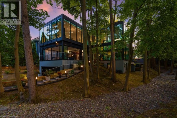 54 Raymar Place, Oakville, ON, photo 2