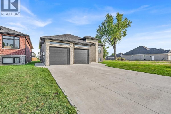 4pc Bathroom - 54 Redwood, Cottam, ON N0R1B0 Photo 3