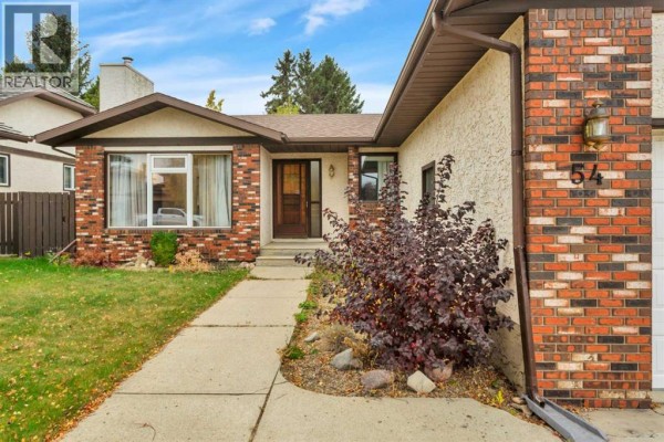 Dining room - 54 Rogers Crescent, Red Deer, AB T4P3K1 Photo 3