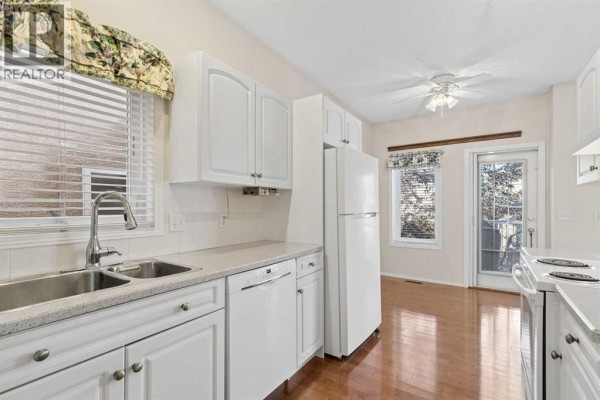 Dining room - 54 Shannon Estates Terrace Sw, Calgary, AB T2Y4C4 Photo 2