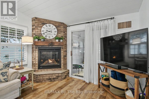 Bedroom 2 - 54 The Boardwalk, Wasaga Beach, ON L9Z3A8 Photo 5