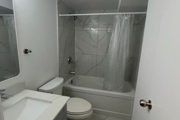 54 Tiffany Crescent, Markham, ON L3R3V1 Photo 5
