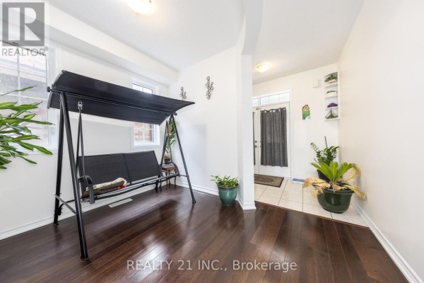 54 Tysonville Circle, Brampton, ON L7A4B1 Photo 3