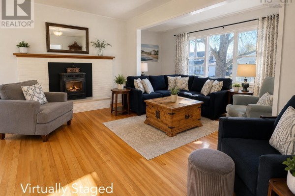 54 Waterloo Street, Liverpool, NS, photo 3