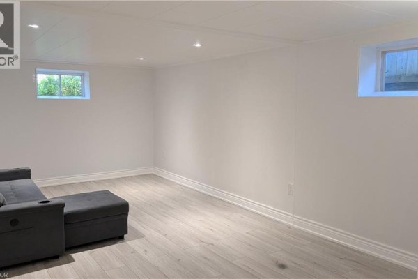 4pc Bathroom - 54 Winchester Boulevard Unit# Lower, Hamilton, ON L8T2M8 Photo 4