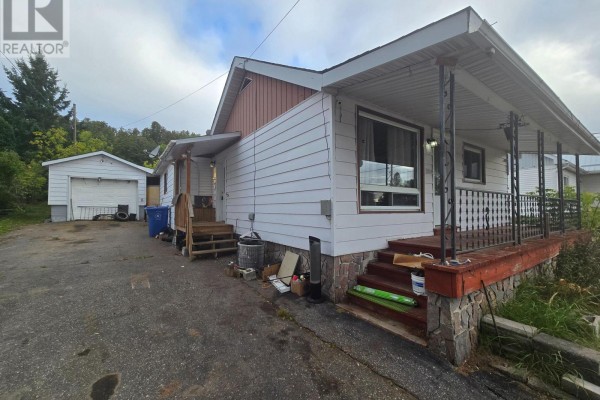 Living room - 540 Brydges Street, Mattawa, ON P0H1V0 Photo 2