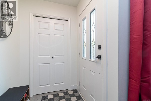 Bathroom - 540 Langford St, Victoria, BC V9A3C6 Photo 4