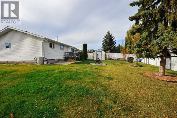 Primary Bedroom - 5401 65 Street, Camrose, AB T4V4L8 Photo 3