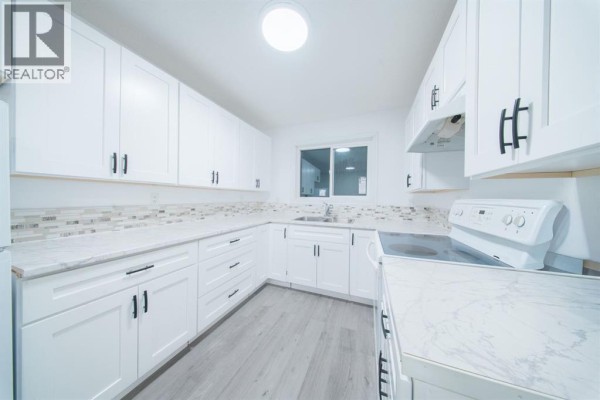 5402 54 Avenue, Ponoka, AB T4J1L9 Photo 3