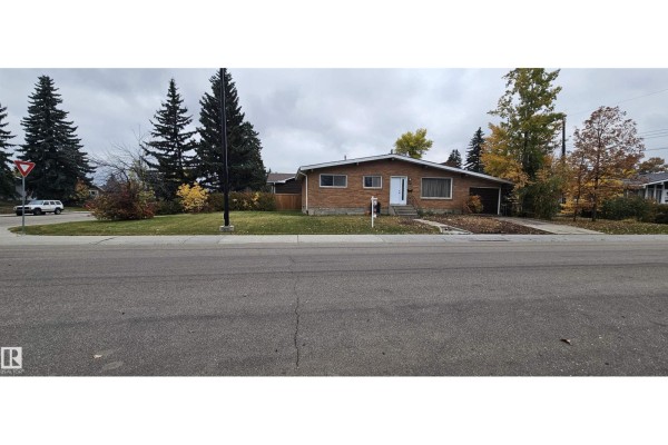 Primary Bedroom - 5404 111a St Nw, Edmonton, AB T6H3H1 Photo 4