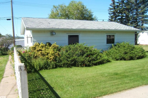 Primary Bedroom - 5404 49 St, Two Hills, AB T0B4K0 Photo 5
