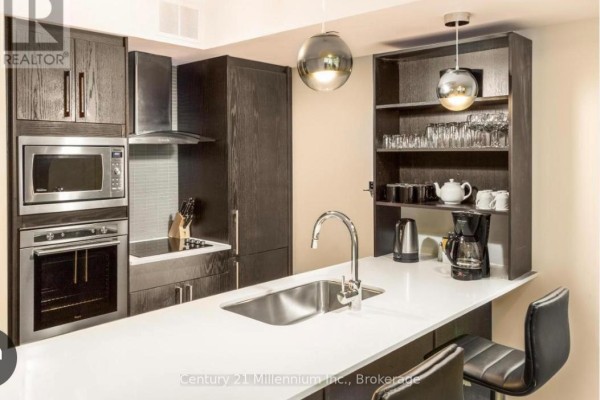 Kitchen - 5404-54 - 9 Harbour Street, Collingwood, ON L9Y5C5 Photo 3
