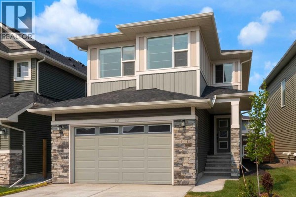 541 Baywater Manor Sw, Airdrie, AB, photo 2