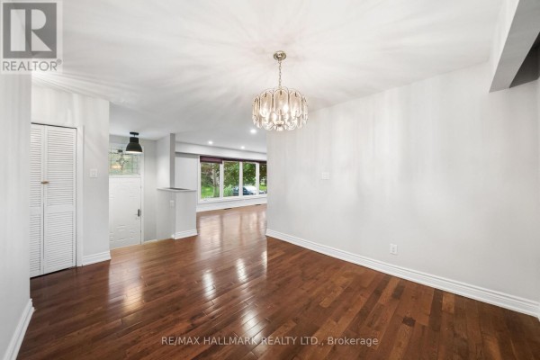 541 Rouge Hills Drive, Toronto, ON, photo 2