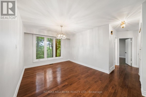 541 Rouge Hills Drive, Toronto, ON, photo 3