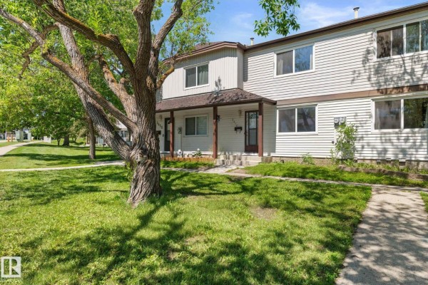 Kitchen - 5410 146 Av Nw, Edmonton, AB T5A4L6 Photo 3