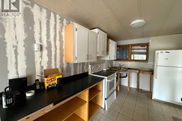 Kitchen - 5410 51 Street, Berwyn, AB T0H0E0 Photo 3