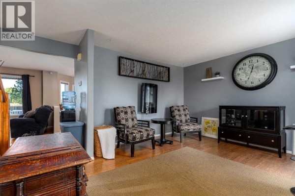 Family room - 5412 24 Street, Lloydminster, AB T9V2V1 Photo 4