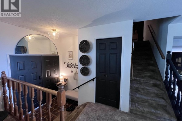 Family room - 5415 W 53 Avenue, Fort Nelson, BC V0C1R0 Photo 5