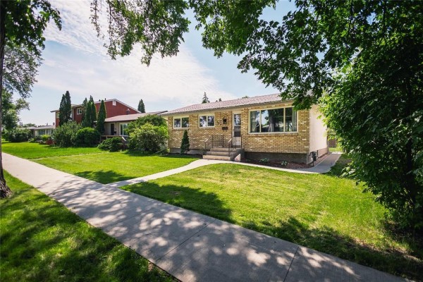 Eat in kitchen - 542 Rosseau Avenue W, Winnipeg, MB R2C1X8 Photo 2