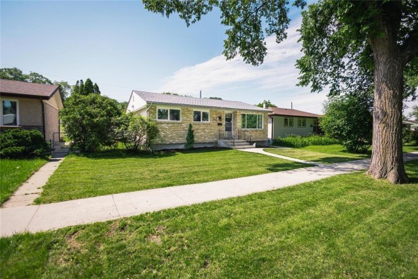 Primary Bedroom - 542 Rosseau Avenue W, Winnipeg, MB R2C1X8 Photo 3