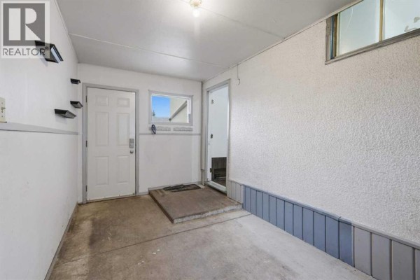 Kitchen - 5420 55 Street, Ponoka, AB T4J1L8 Photo 5