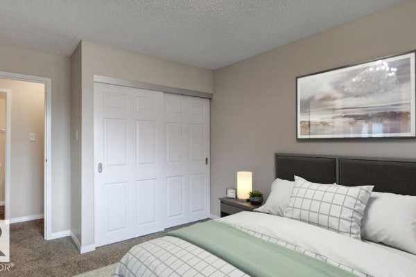 5425 144b Av Nw, Edmonton, AB, photo 2