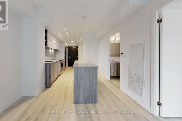 543 - 31 Tippett Road, Toronto, ON M3H0C8 Photo 3