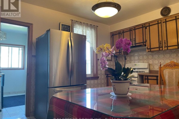 543 Crawford Street, Toronto, ON, photo 2